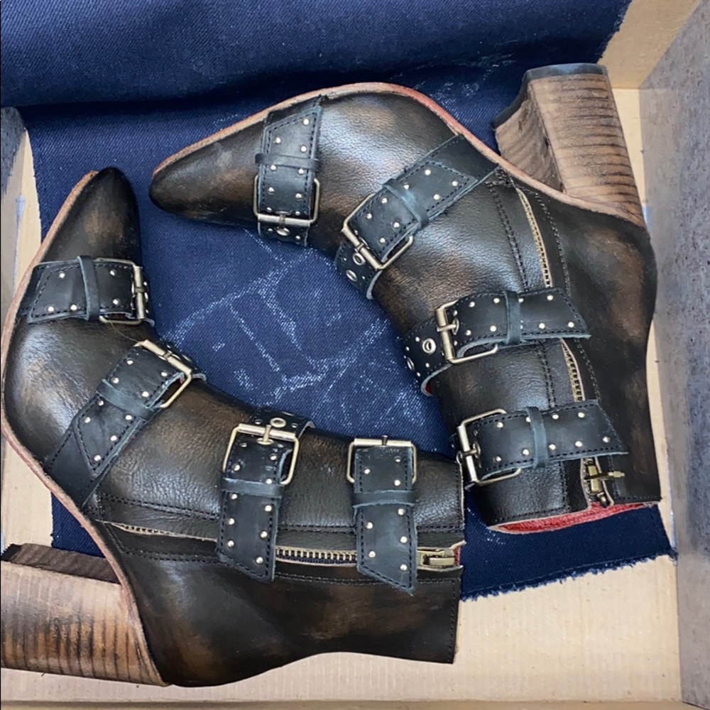 Freebird by Steven heel booties
